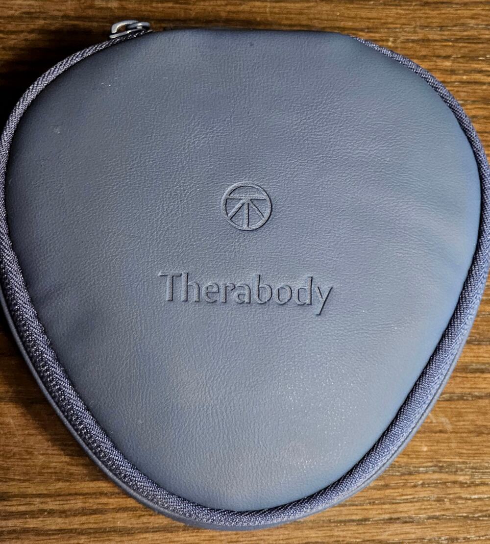 United Therabody Polaris Business Class Amenity Kit - Onigiri Blue